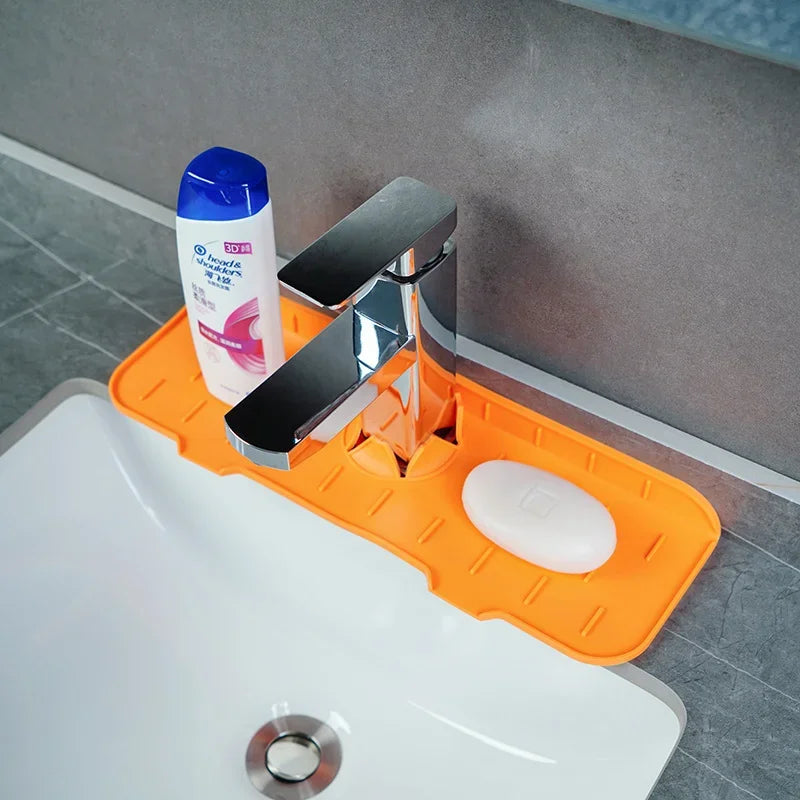 Household washbasin sink silicone drain drying pad, kitchen faucet splash proof folding drain pad, sink water blocking pad