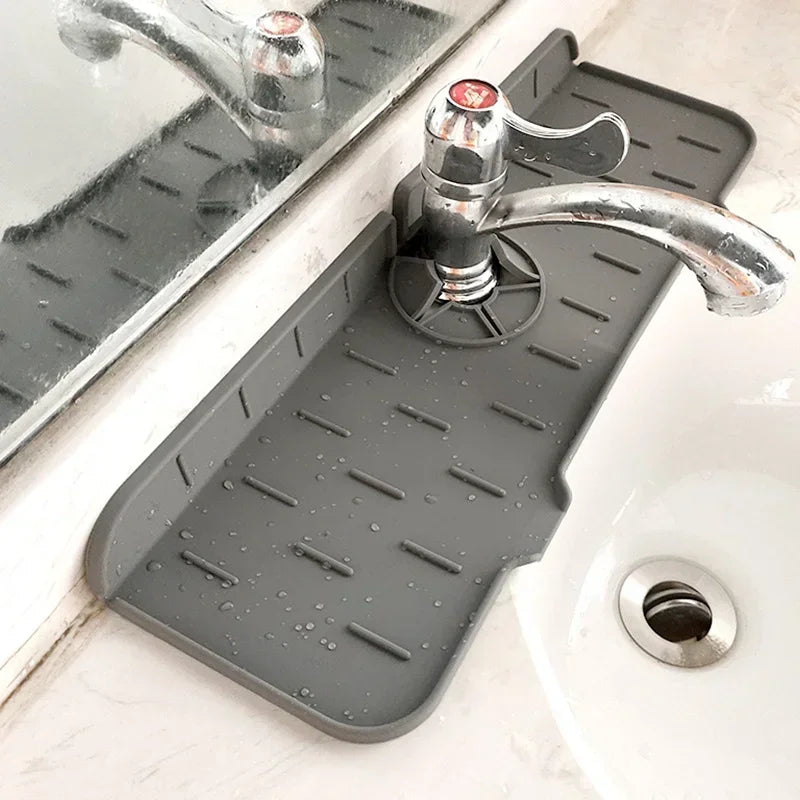 Household washbasin sink silicone drain drying pad, kitchen faucet splash proof folding drain pad, sink water blocking pad
