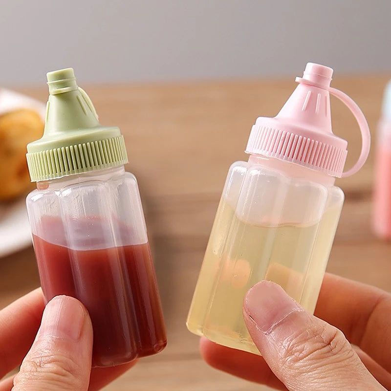 4Pcs Mini Sauce Bottles Condiment Dispenser Ketchup Bottle Mustard Salad Dressing Sauce Bento Container Kitchen Accessories