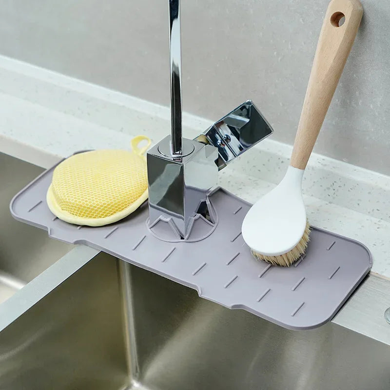 Household washbasin sink silicone drain drying pad, kitchen faucet splash proof folding drain pad, sink water blocking pad